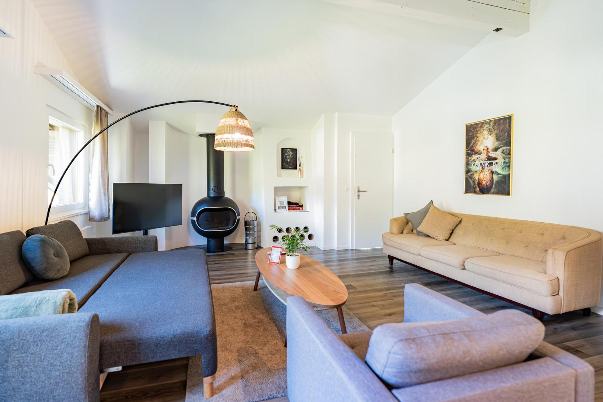 Unique Penthouse With Gallery And Mountain View * Kandersteg